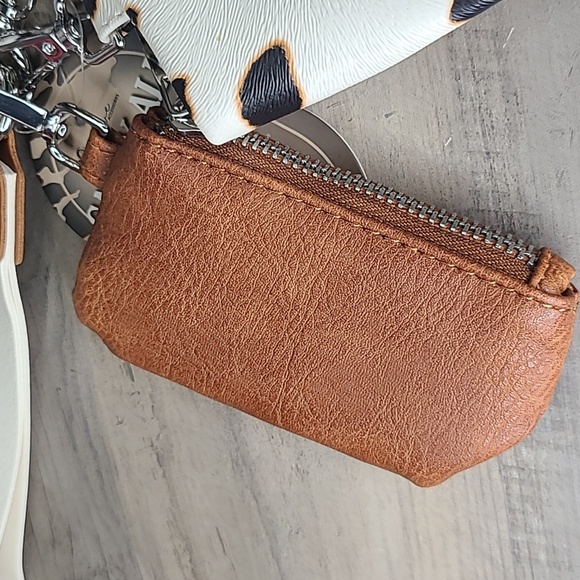 Western Style Print and Tan Key & Card Holder Set - Picture 4 of 5